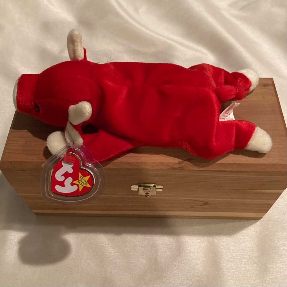 NWT Vintage TY Snort Beanie Baby ‘Date of Birth May 15, 1995’ Measures 10 inches